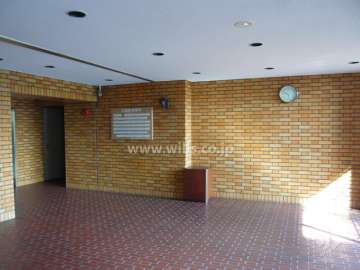 広々としたエントランスホール