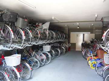 屋内にある自転車置場