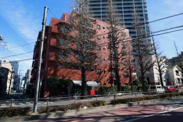 シャンボール白金の外観(西側から)