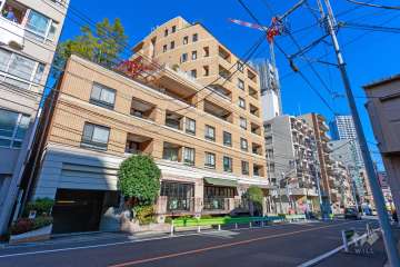 フォリア白金の外観（南西側から）