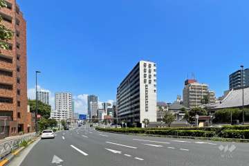 敷地東側の前面道路