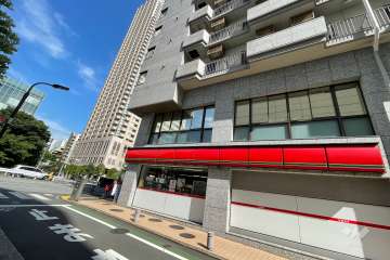 敷地北側の前面道路