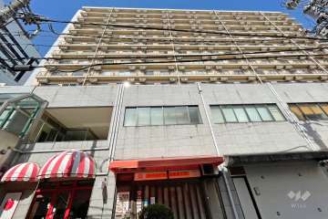 ウィン青山の外観（西側から)