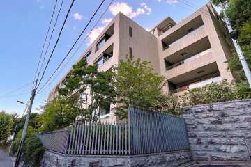 ウェリス麻布狸穴の外観（北東側から）