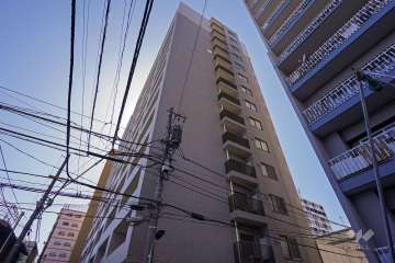 オリンピアード麻布霞坂の外観（南東側から）