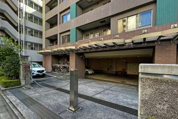 敷地内駐車場（屋外平面式と屋内平面式）