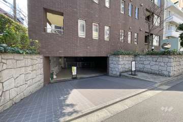 駐車場の出入り口　