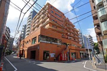 ライオンズマンション麻布十番の外観(南東側から)