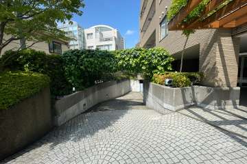 駐車場の出入り口