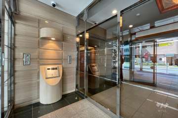 エントランスはオートロック付きです。