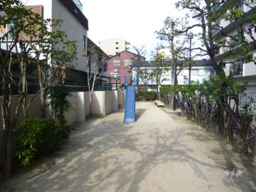 敷地内に公園があります