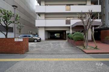 駐車場の出入り口