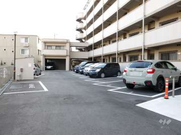 敷地内駐車場（屋外平面式）