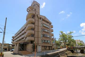 NEOダイキョー逆瀬川の外観（北西側から）