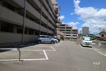 敷地内駐車場（屋外平面式）