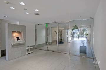 エントランスはオートロック付きです