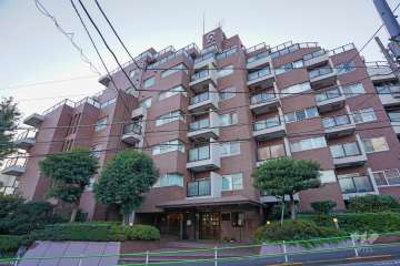 マンション白金台の外観（東側から）