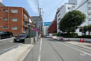 敷地南側の前面道路　　