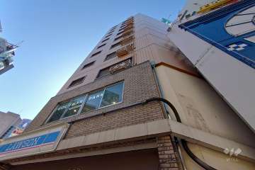 麻布霞町マンションの外観（北側から）