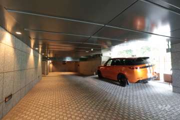 駐車場の出入り口