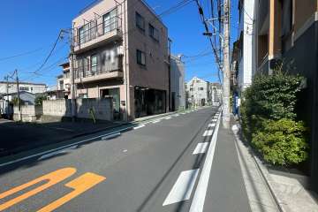 敷地南西側の前面道路