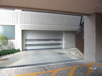 駐車場出入り口