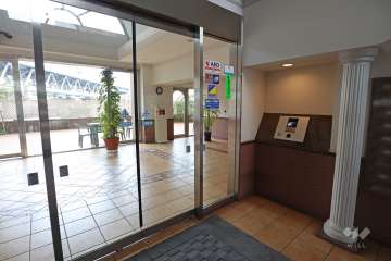 エントランスはオートロック付きです。