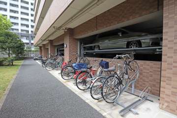 駐輪場とバイク置場