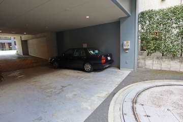 敷地内駐車場（屋内平面式）