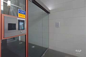 エントランスはオートロック付きです。