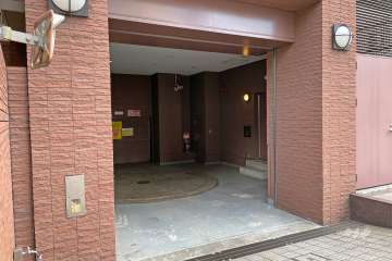 駐車場の出入り口