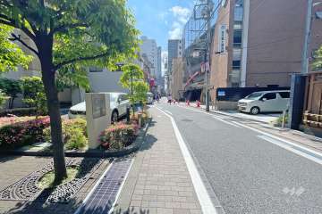敷地北側の前面道路