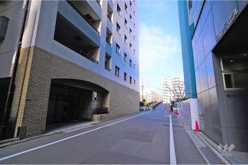 敷地南側の前面道路