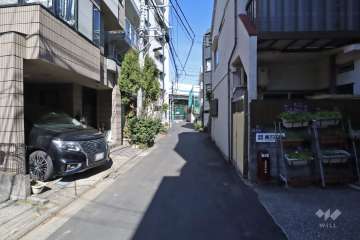 敷地東側の前面道路