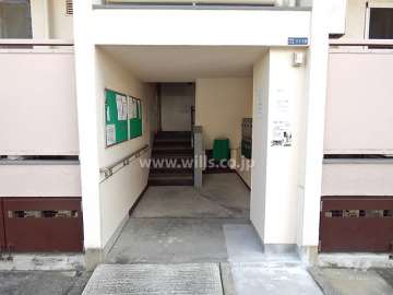 住戸入り口（共用ポスト）