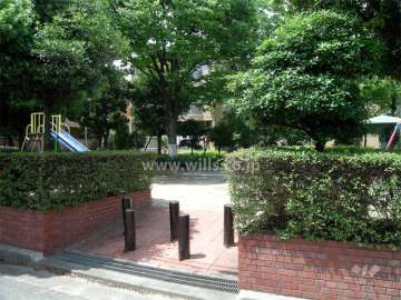 敷地の北側には公園があります。
