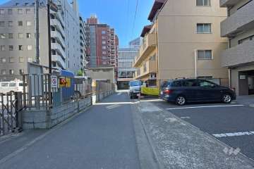 敷地東側の前面道路