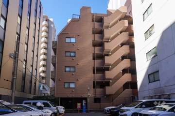 トーシンフェニックス新橋の外観（東側から）