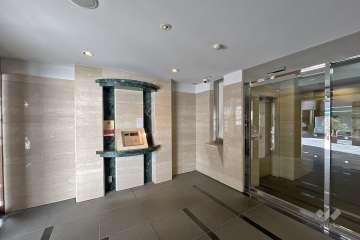 エントランスはオートロック付きです。