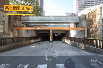 敷地北側の前面道路(東側から)