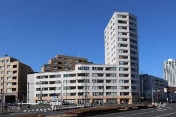 
                        中古マンション
                                    ラマーレ白金の写真