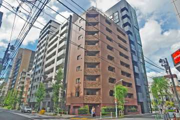 トーシンフェニックス新橋弐番館の外観（南東側から）