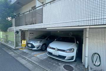 敷地内駐車場（屋内平面式）・カーシェアステーション