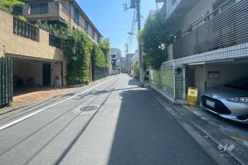 敷地北東側の前面道路　
