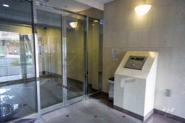 エントランスはオートロック付きです。