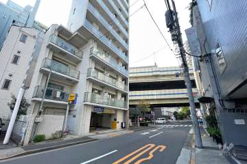 敷地北側の前面道路