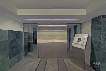 エントランスはオートロック付きです。