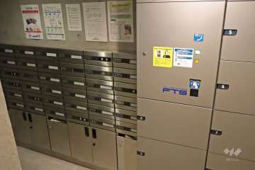 共用ポストと宅配ボックス