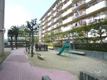 敷地内の公園（遊具も充実しています。）