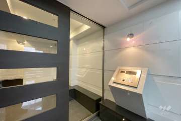 エントランスはオートロック付きです。